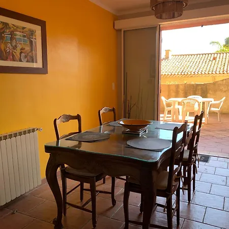 Rez-de-villa Avec Terrasses Et Jardin *